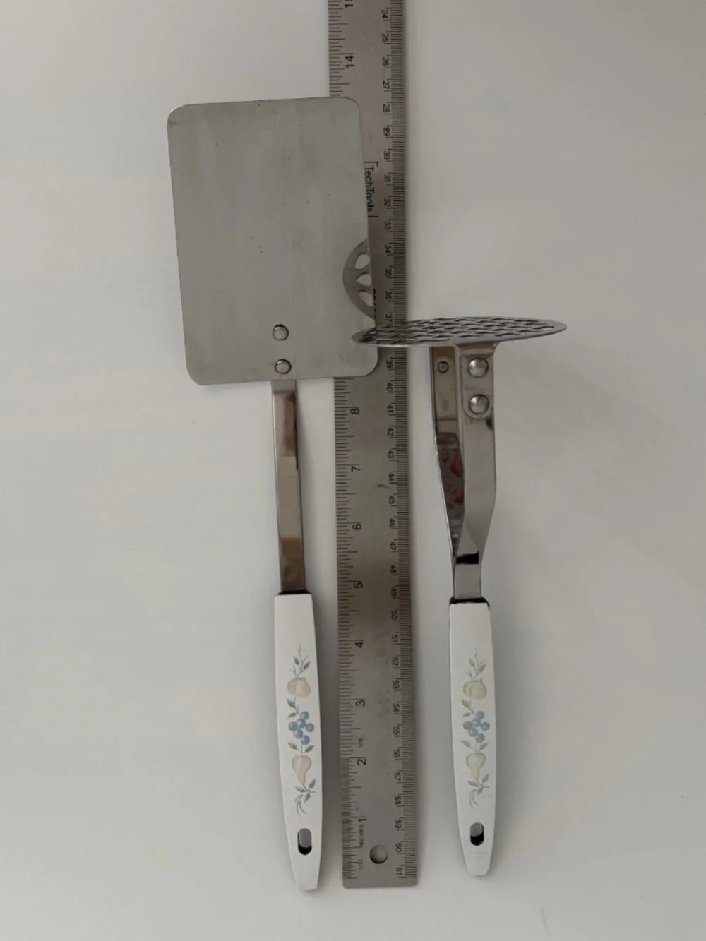 Vintage White Blueberry & Pear Pattern Stainless Steel Potato Masher & Spatula